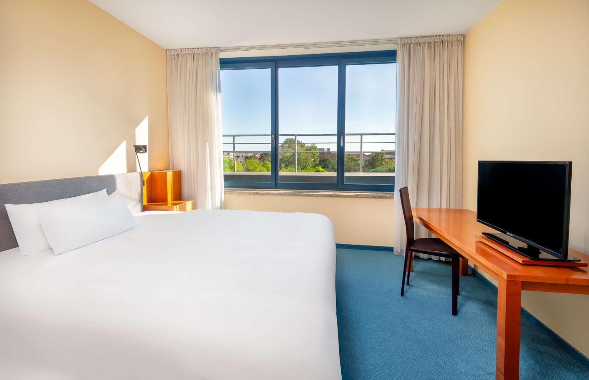 Radisson Blu Fuerst Leopold Hotel Dessau-Rosslau ภายนอก รูปภาพ
