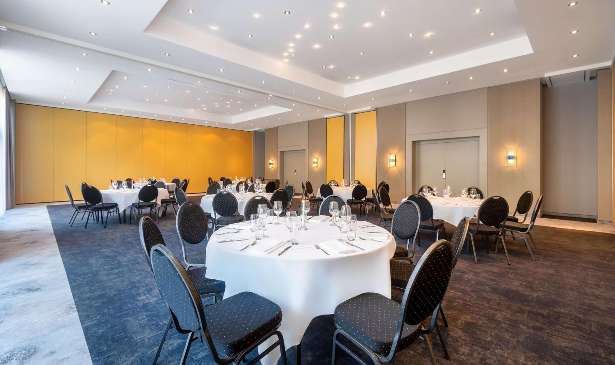 Radisson Blu Fuerst Leopold Hotel Dessau-Rosslau ภายนอก รูปภาพ