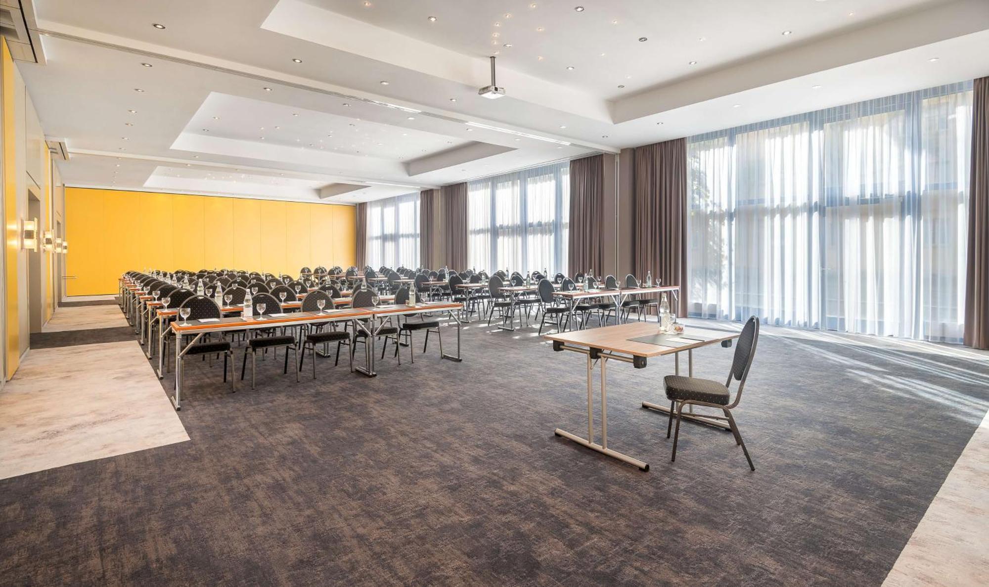 Radisson Blu Fuerst Leopold Hotel Dessau-Rosslau ภายนอก รูปภาพ