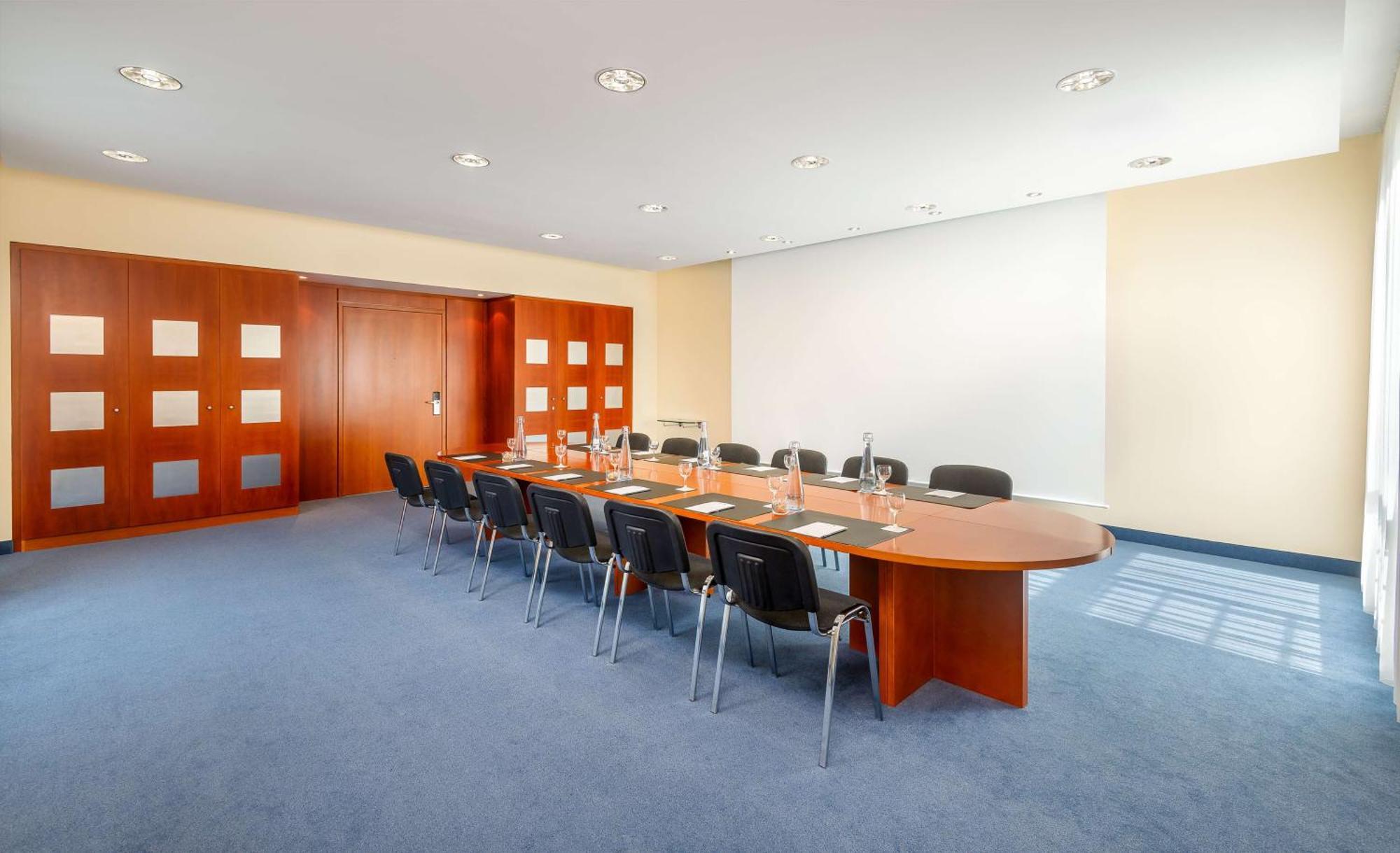Radisson Blu Fuerst Leopold Hotel Dessau-Rosslau ภายนอก รูปภาพ