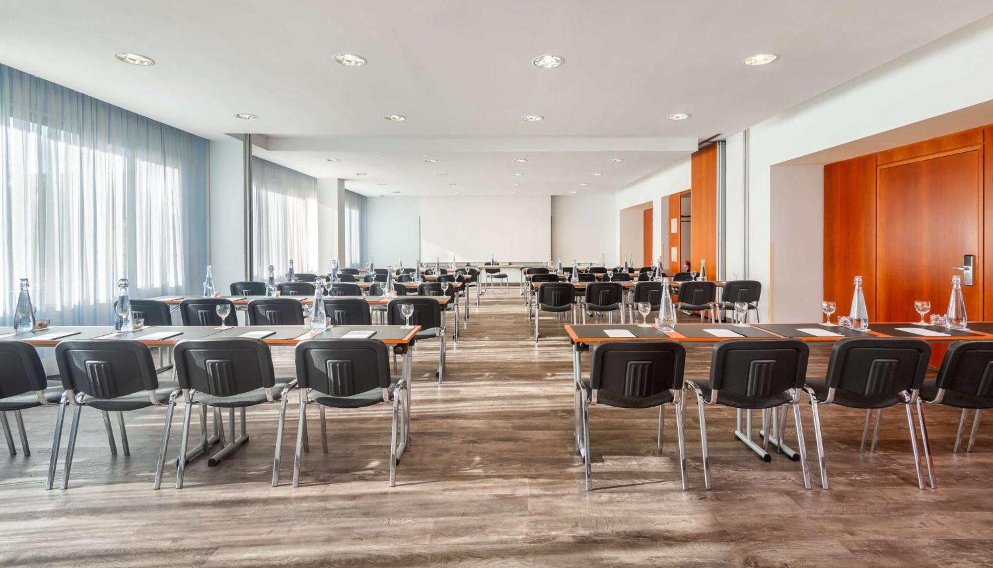 Radisson Blu Fuerst Leopold Hotel Dessau-Rosslau ภายนอก รูปภาพ