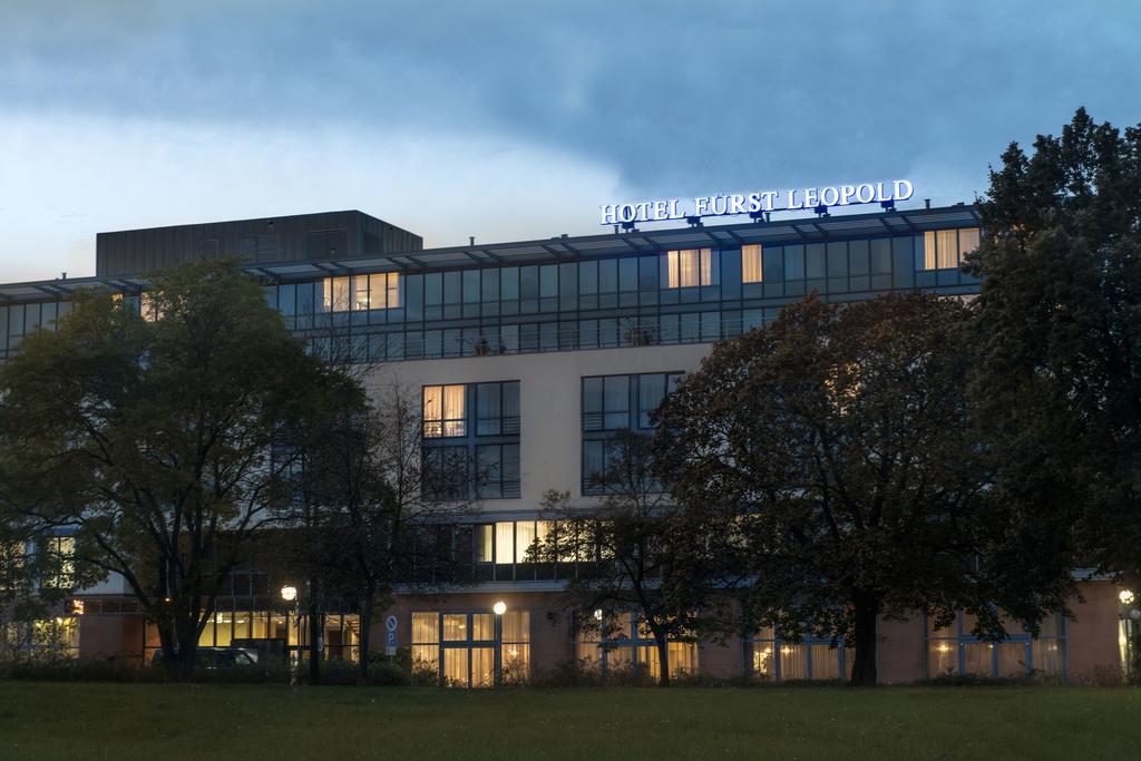 Radisson Blu Fuerst Leopold Hotel Dessau-Rosslau ภายนอก รูปภาพ